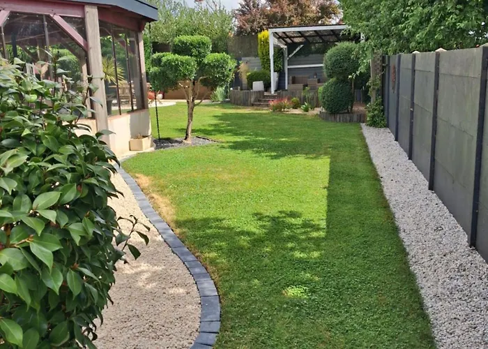 לינה וארוחת בוקר Rosso 3*